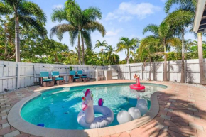 Chic Getaway Near Wilton Drive l Your Urban Escape